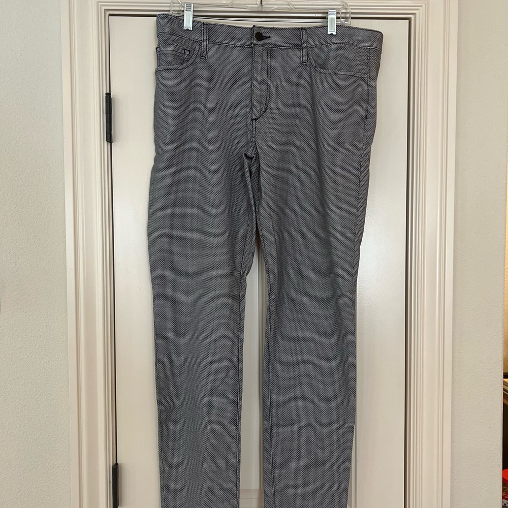 Joe’s jeans - lightweight b/w straight leg